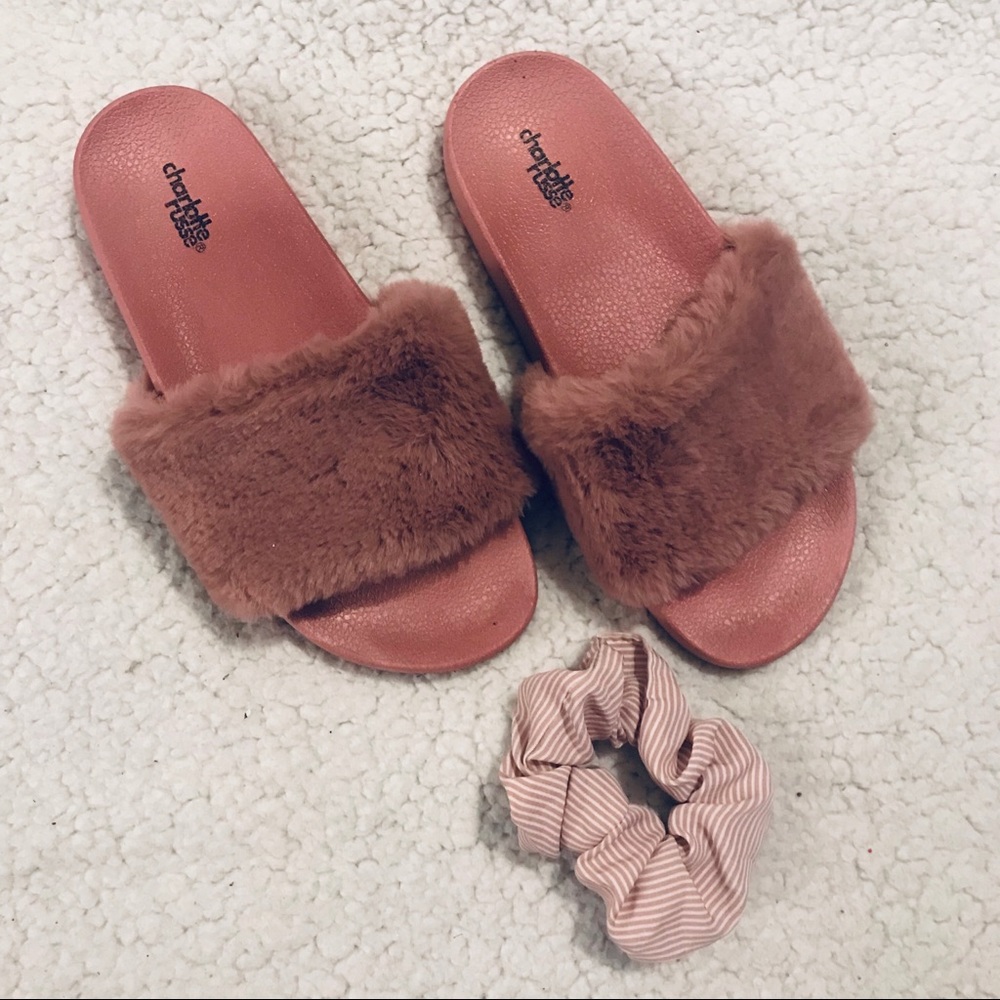 🔴4 for 30🔴 Faux Fur Pink Slipper Slide Sandals - Picture 4 of 4